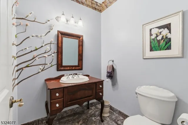 $1,600,000 | 4 Deer Trail Road, Saddle River, NJ 07458