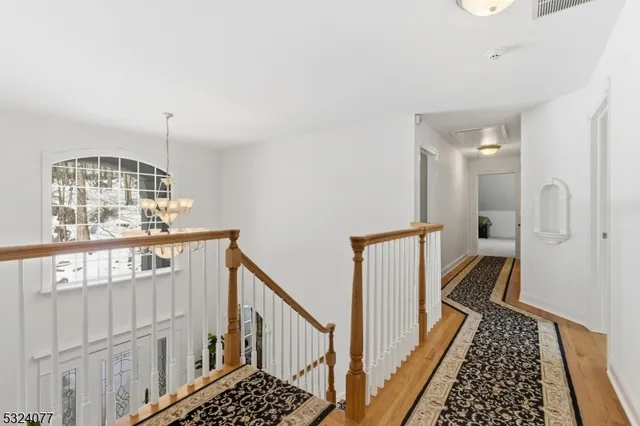 $1,600,000 | 4 Deer Trail Road, Saddle River, NJ 07458