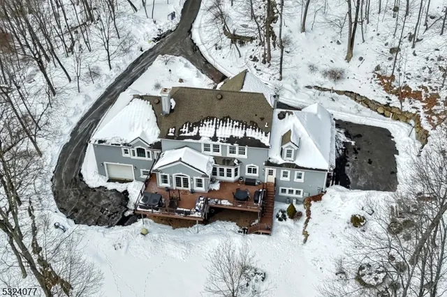 $1,600,000 | 4 Deer Trail Road, Saddle River, NJ 07458