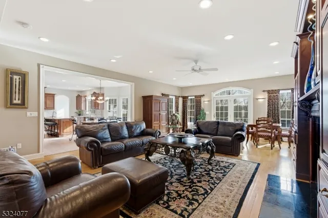 $1,600,000 | 4 Deer Trail Road, Saddle River, NJ 07458