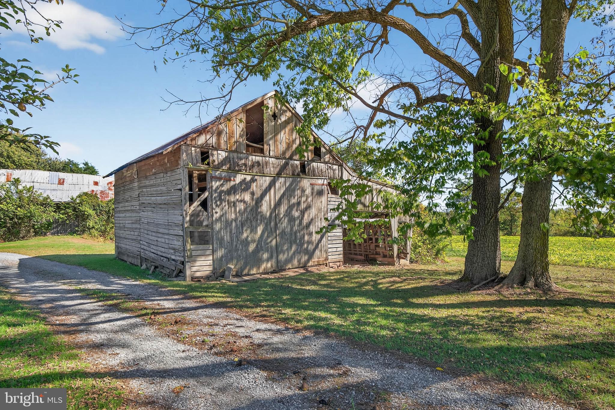 395 Prospect Road Elizabethtown, PA 17022 - Photo 13 of 26 a backyard of a house with lots of green space
