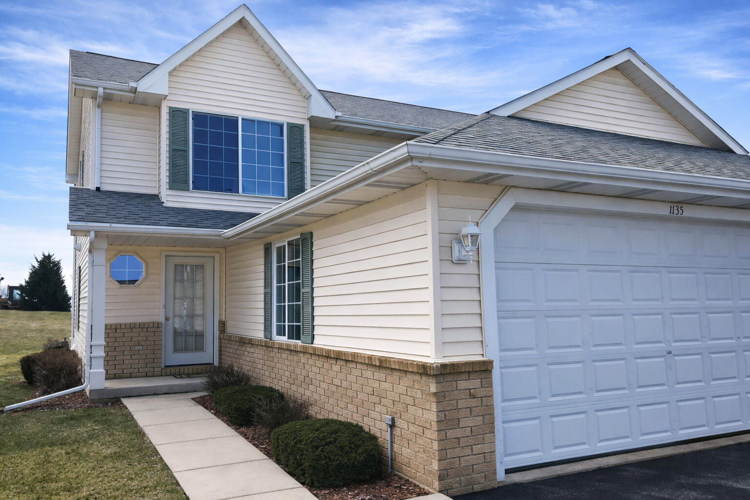 Robert McCaigue - Exterior 1135 Ellys Wa