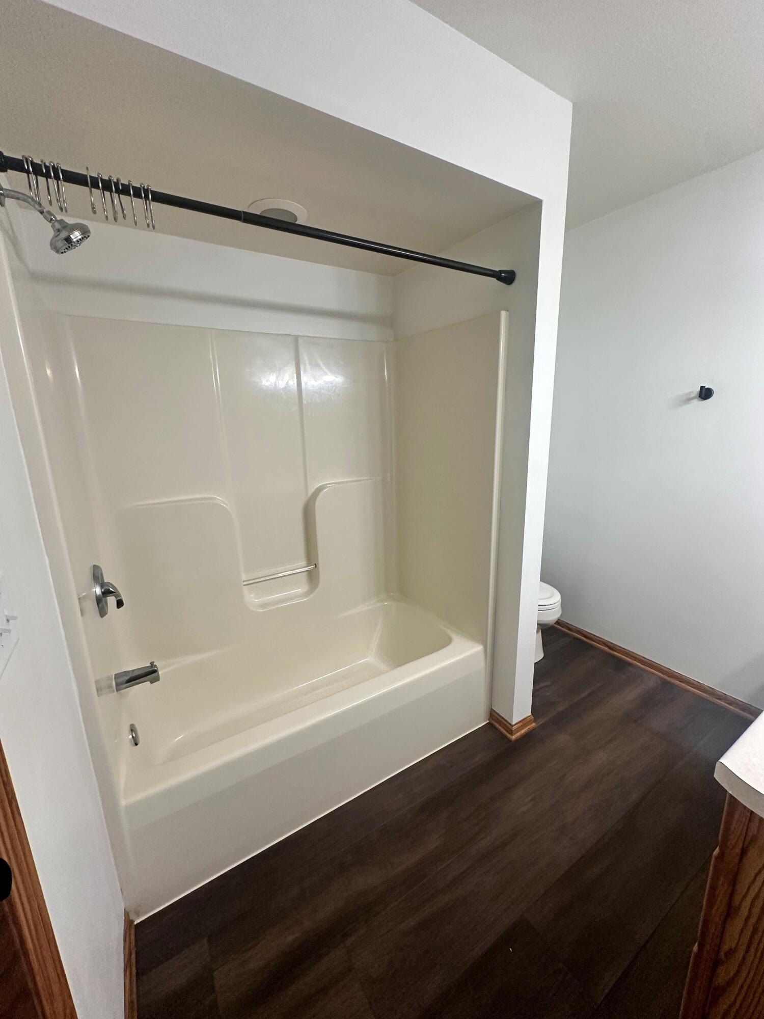 1133 Ellys Way Slinger, WI 53086 - Photo 12 of 35 Robert McCaigue - 1133 - Main Bath Upsta