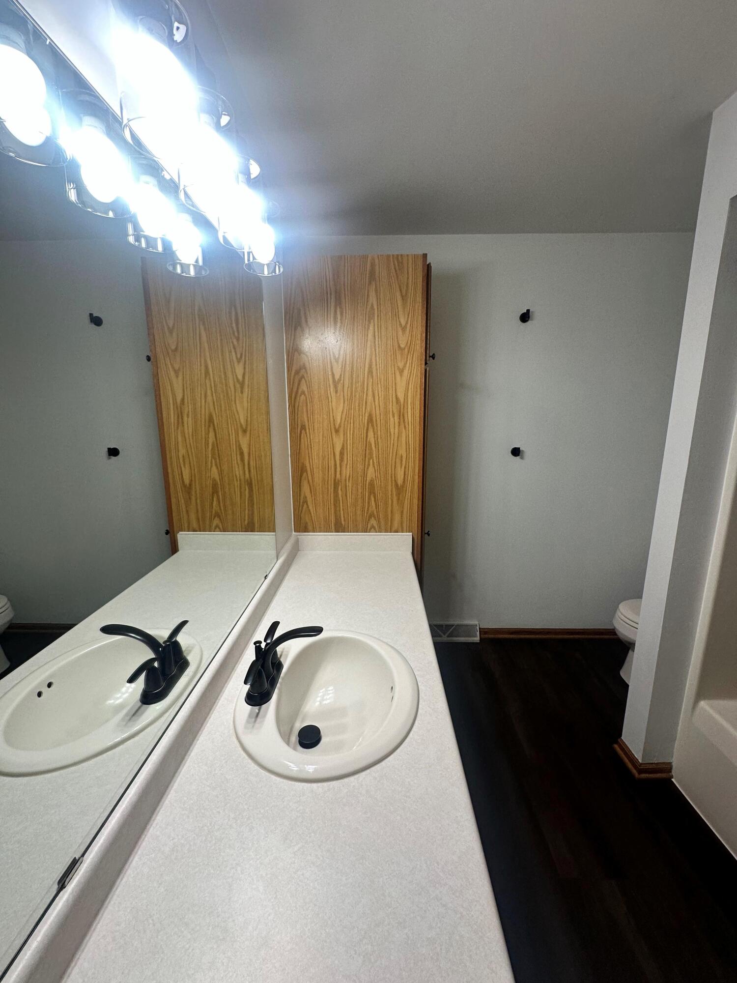 1133 Ellys Way Slinger, WI 53086 - Photo 14 of 35 Robert McCaigue - 1133 - Main Bedroom Ba