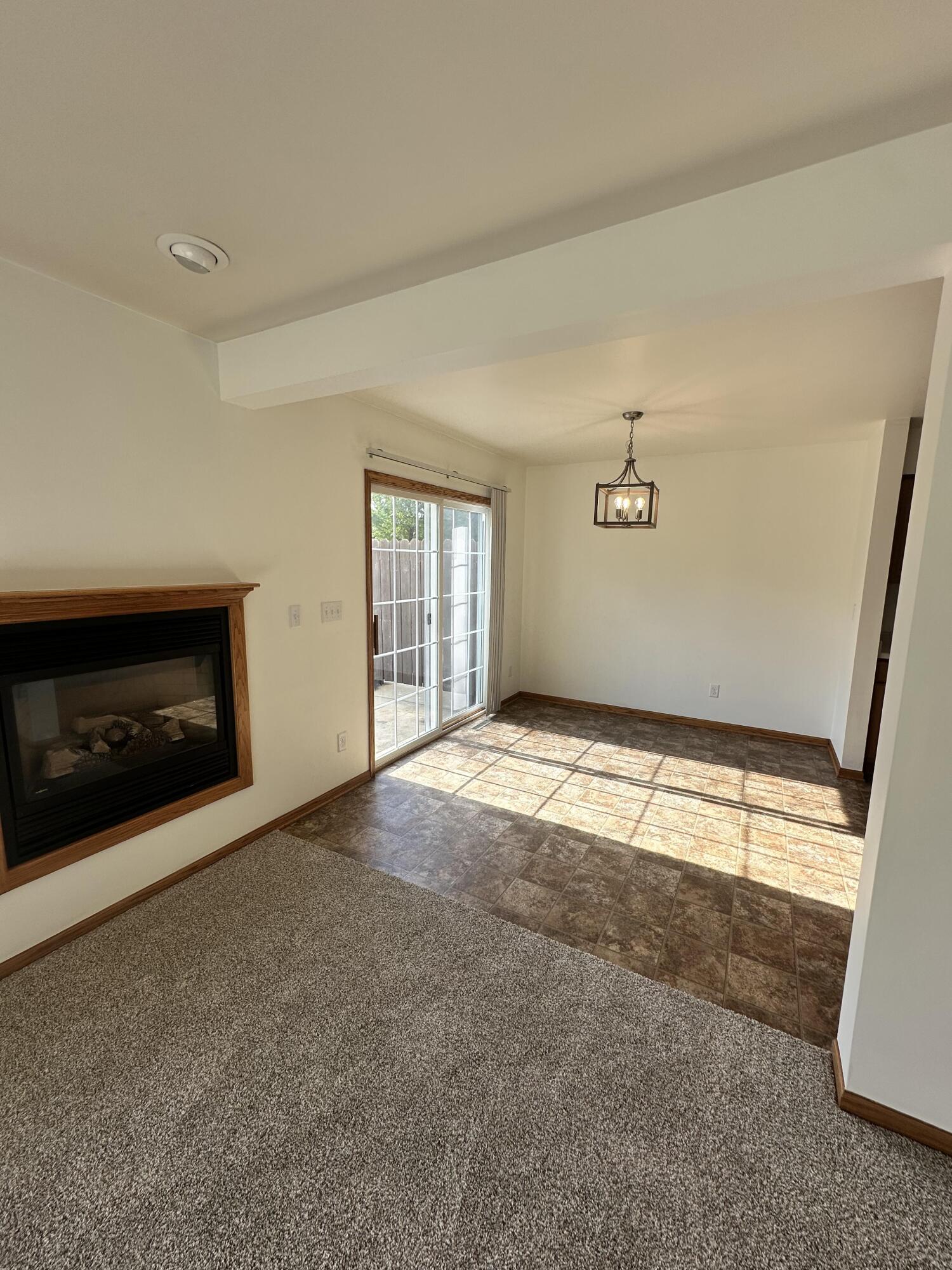 1133 Ellys Way Slinger, WI 53086 - Photo 23 of 35 Robert McCaigue - 1135 - Dining 2