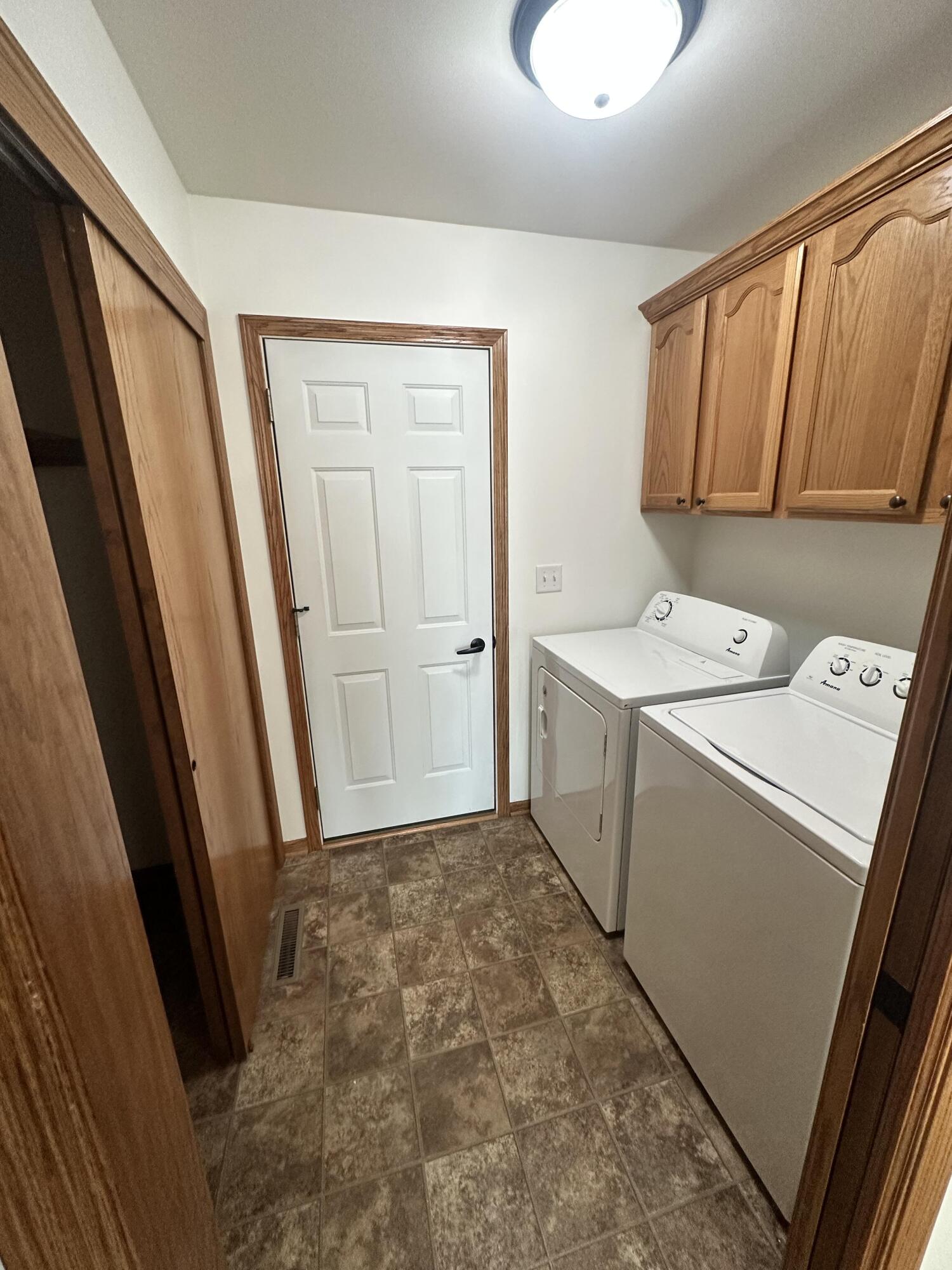 1133 Ellys Way Slinger, WI 53086 - Photo 28 of 35 Robert McCaigue - 1135 - Laundry