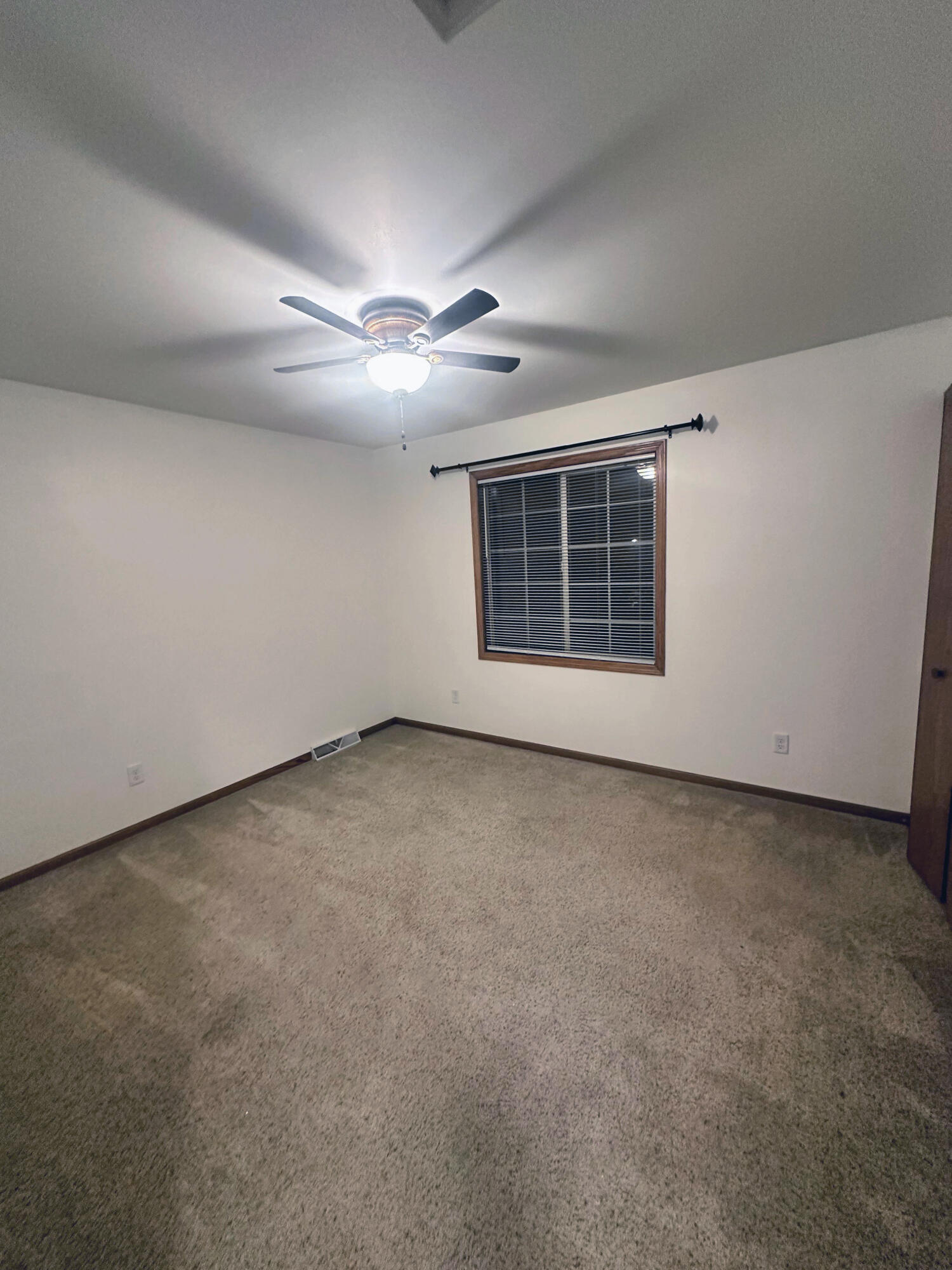 1133 Ellys Way Slinger, WI 53086 - Photo 3 of 35 Robert McCaigue - 1133 - BR 3