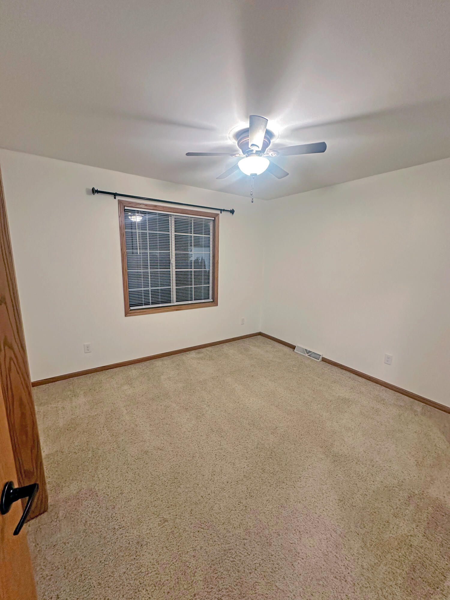 1133 Ellys Way Slinger, WI 53086 - Photo 4 of 35 Robert McCaigue - 1133 - BR 2