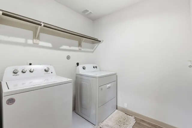 $299,990 | 137 Big Sandy Lane, Anahuac, TX 77514