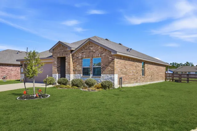 $299,990 | 137 Big Sandy Lane, Anahuac, TX 77514