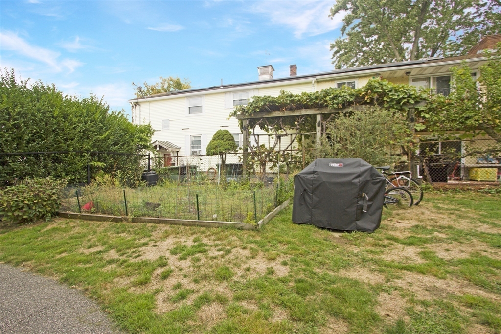 32 Howard Street, Unit 32 Watertown, MA 02472 - Photo 13 of 14