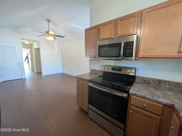 $1,250 | 726 Kidder Street, Wilmington, NC 28401