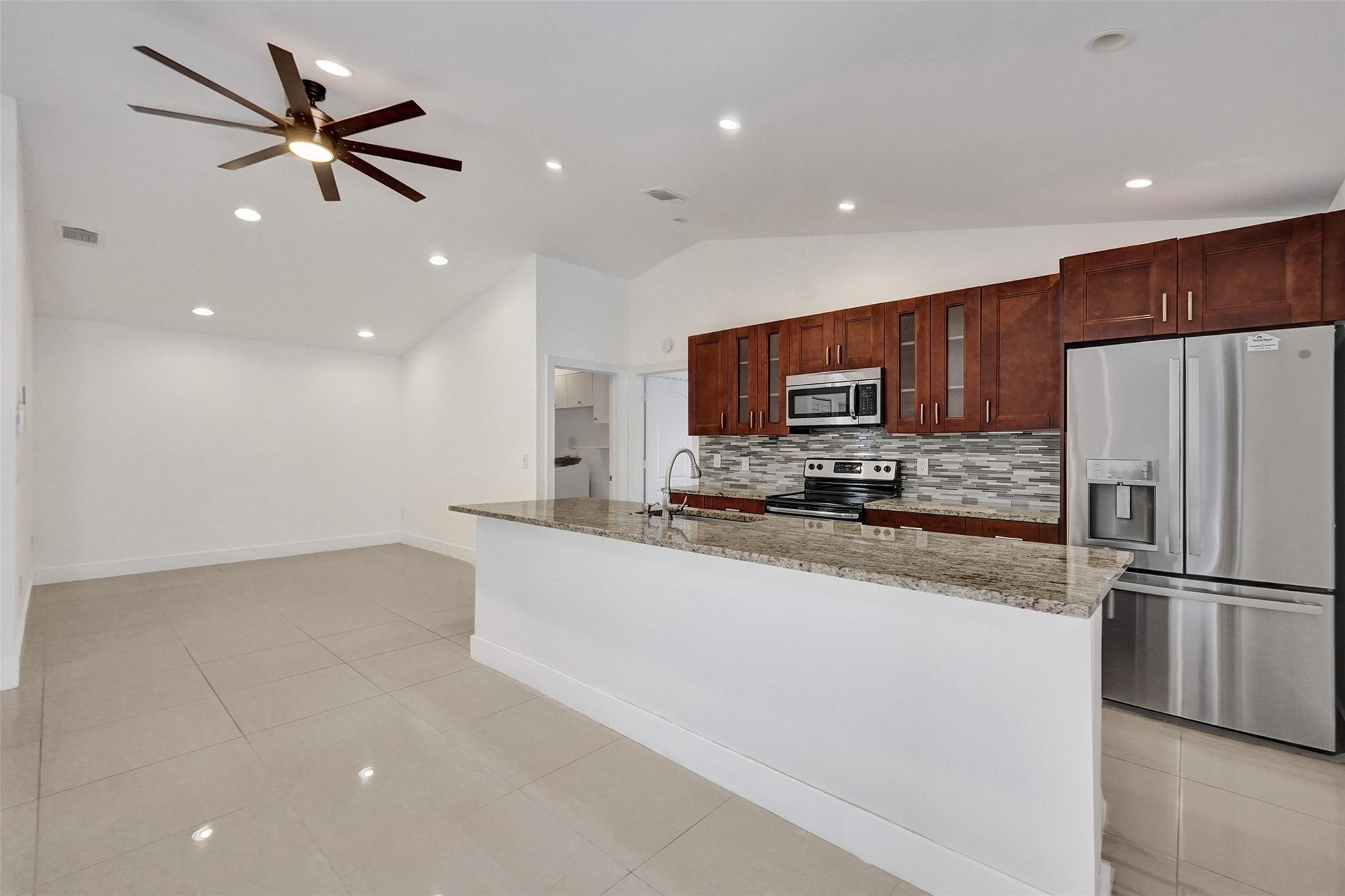 9168 Southwest 20th Street, Unit B Boca Raton, FL 33428 - Photo 4 of 24 Photo 4