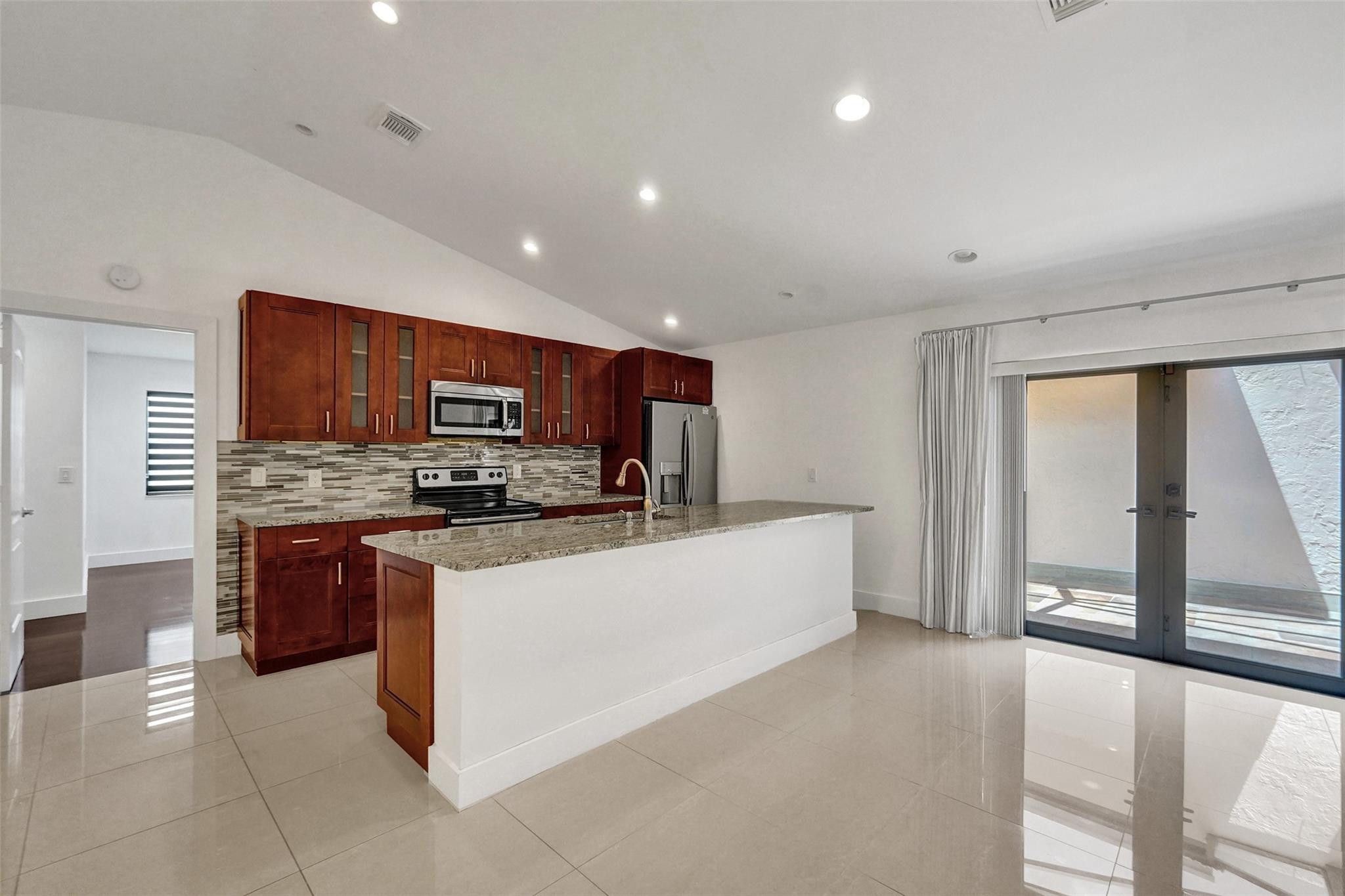 9168 Southwest 20th Street, Unit B Boca Raton, FL 33428 - Photo 6 of 24 Photo 6
