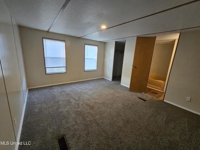 $900 | 20049 Red Oak Road, Saucier, MS 39574