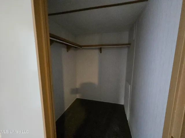 $900 | 20049 Red Oak Road, Saucier, MS 39574