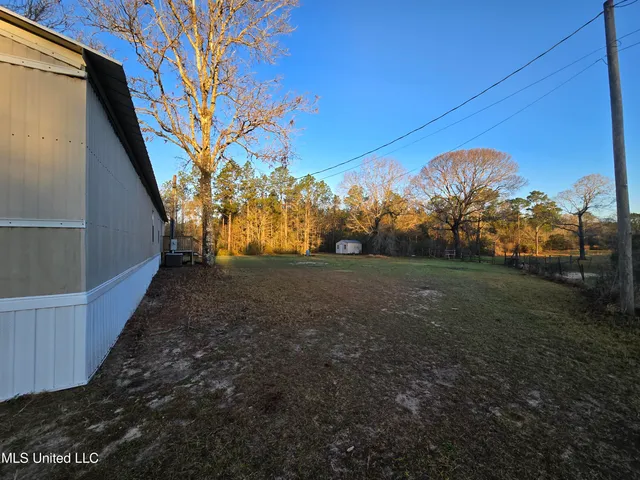 $900 | 20049 Red Oak Road, Saucier, MS 39574