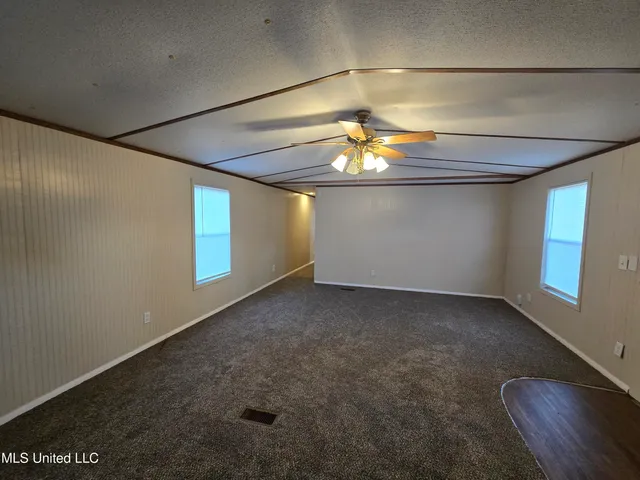 $900 | 20049 Red Oak Road, Saucier, MS 39574