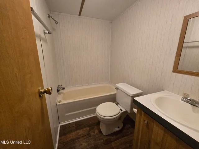 $900 | 20049 Red Oak Road, Saucier, MS 39574