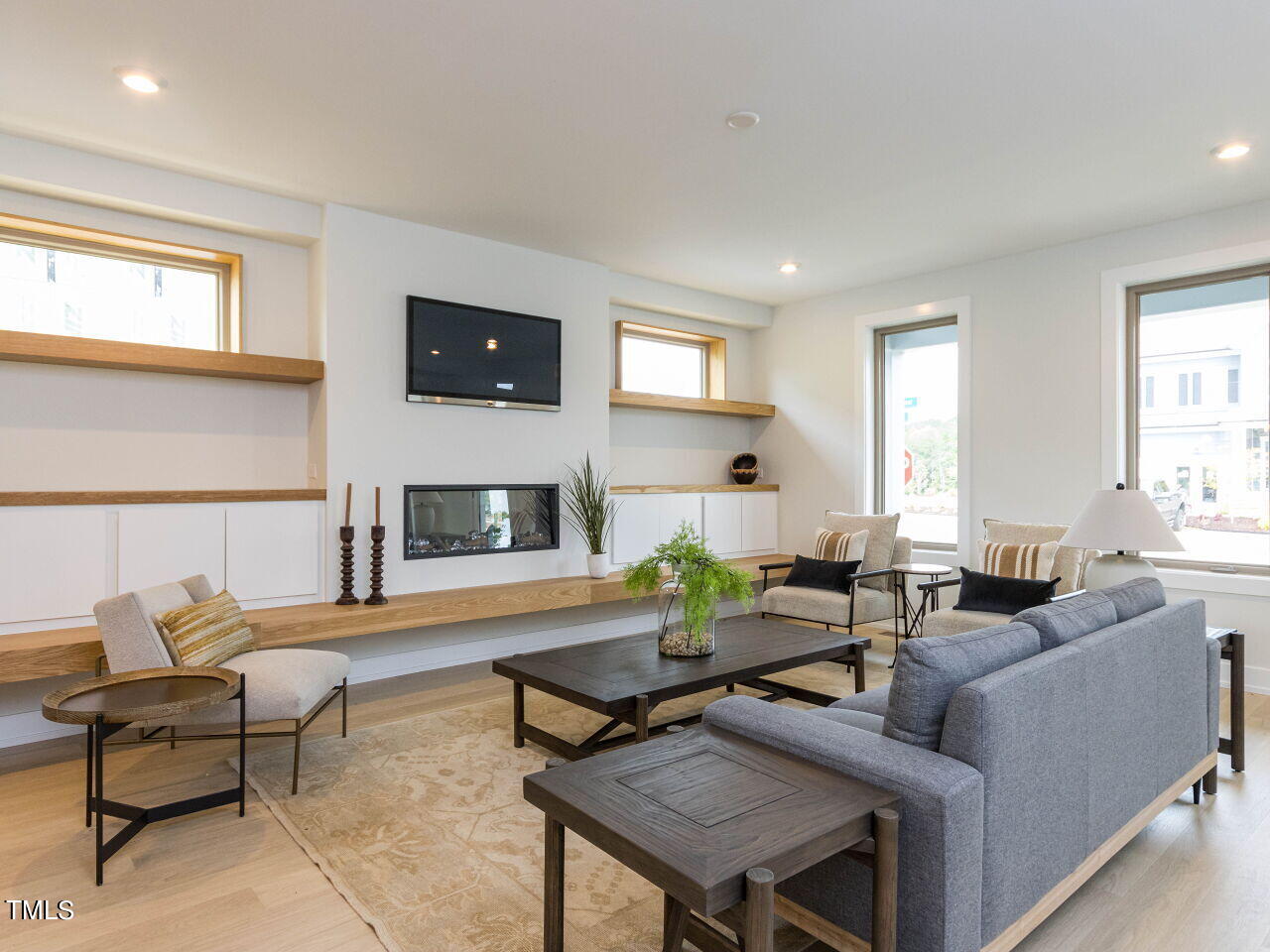 007-1280x960-living-room