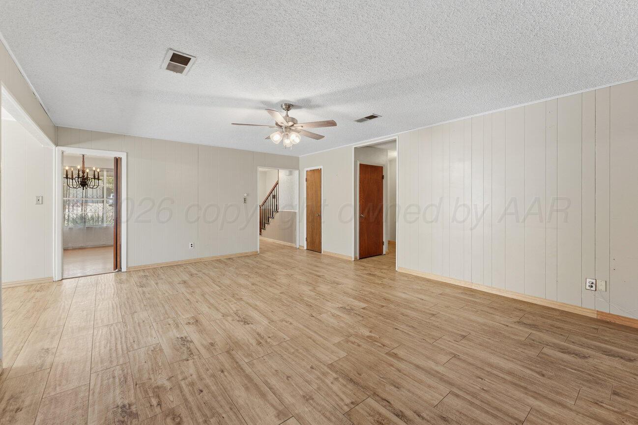205 Houston Street Borger, TX 79007 - Photo 8 of 57 Living-4