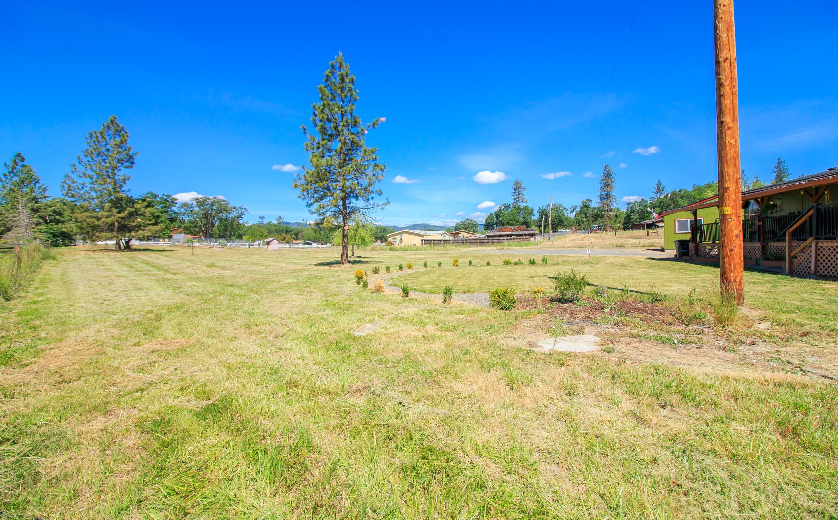 11590 Michael Road White City, OR 97503 - Photo 7 of 41 4 - Copy