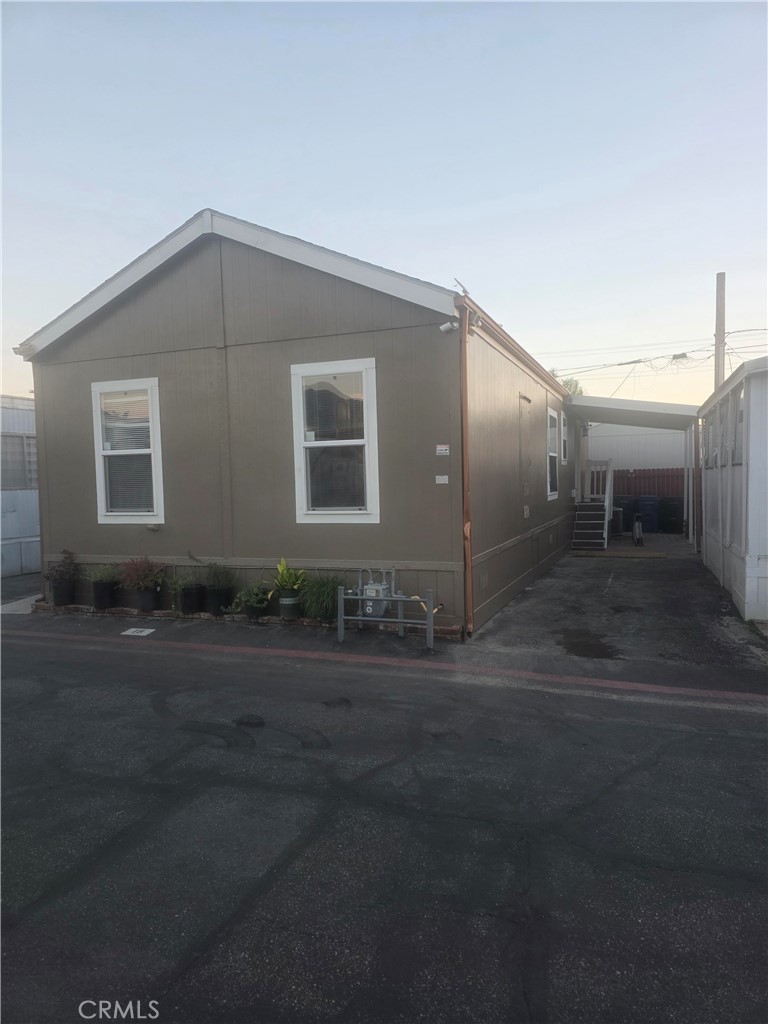 812 North Loren Avenue, Unit 18 Azusa, CA 91702 - Photo 2 of 15