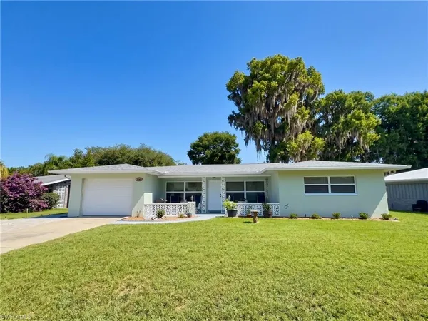 $480,000 | 1745 South Paradise Point, Inverness, FL 34450