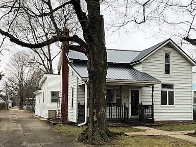 414 Pontiac Street Rochester, IN 46975 - Photo 1 of 17