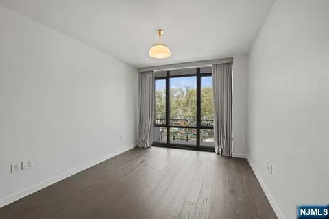 $795,000 | 320 Adolphus Avenue, Unit 404, Cliffside Park, NJ 07010