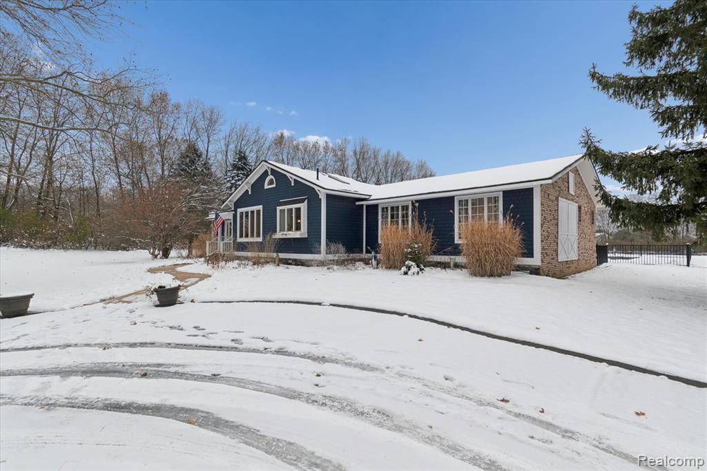 187 Darwin Road Pinckney, MI 48169 - Photo 4 of 77