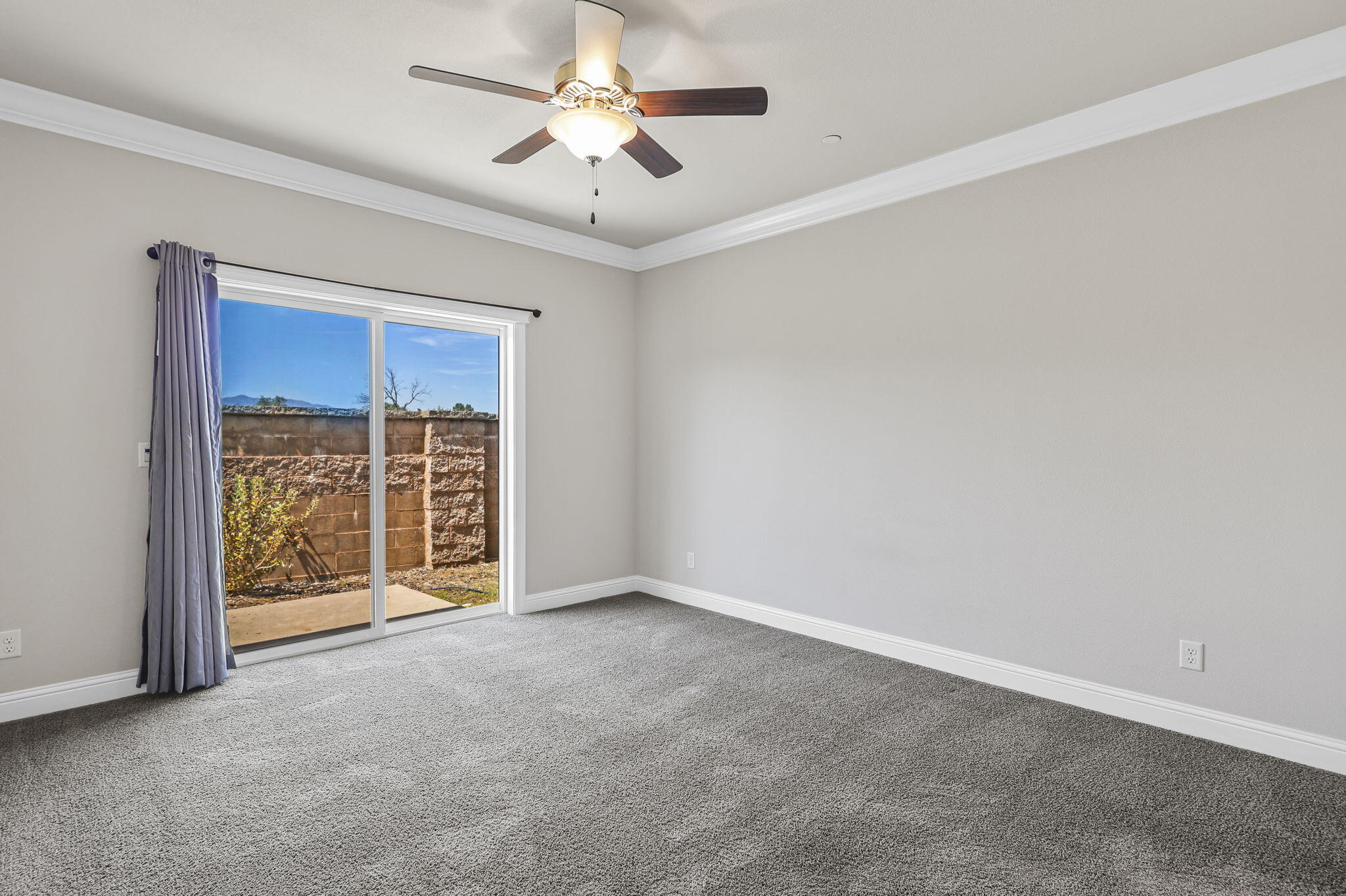 150 Trek Lane Redding, CA 96003 - Photo 13 of 29 Master Bedroom
