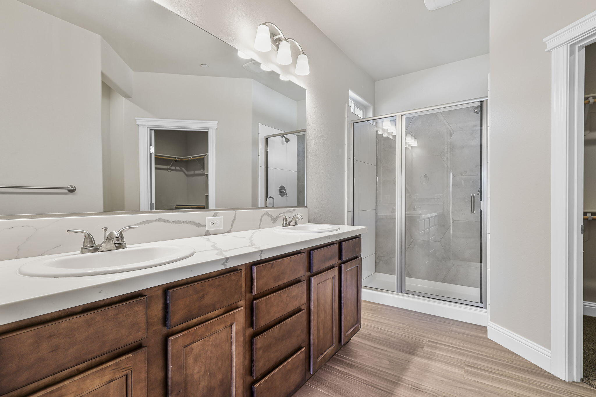 150 Trek Lane Redding, CA 96003 - Photo 14 of 29 Master Bathroom