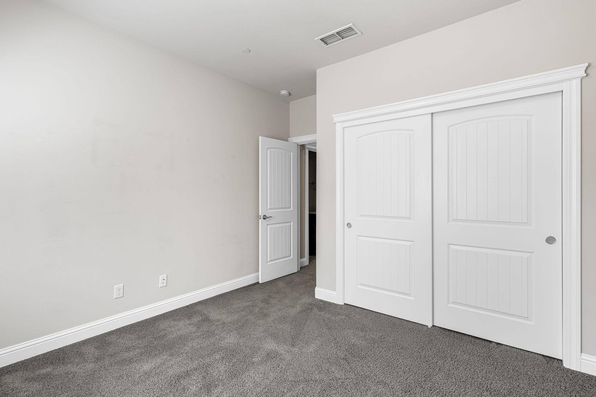 150 Trek Lane Redding, CA 96003 - Photo 17 of 29 Bedroom 2