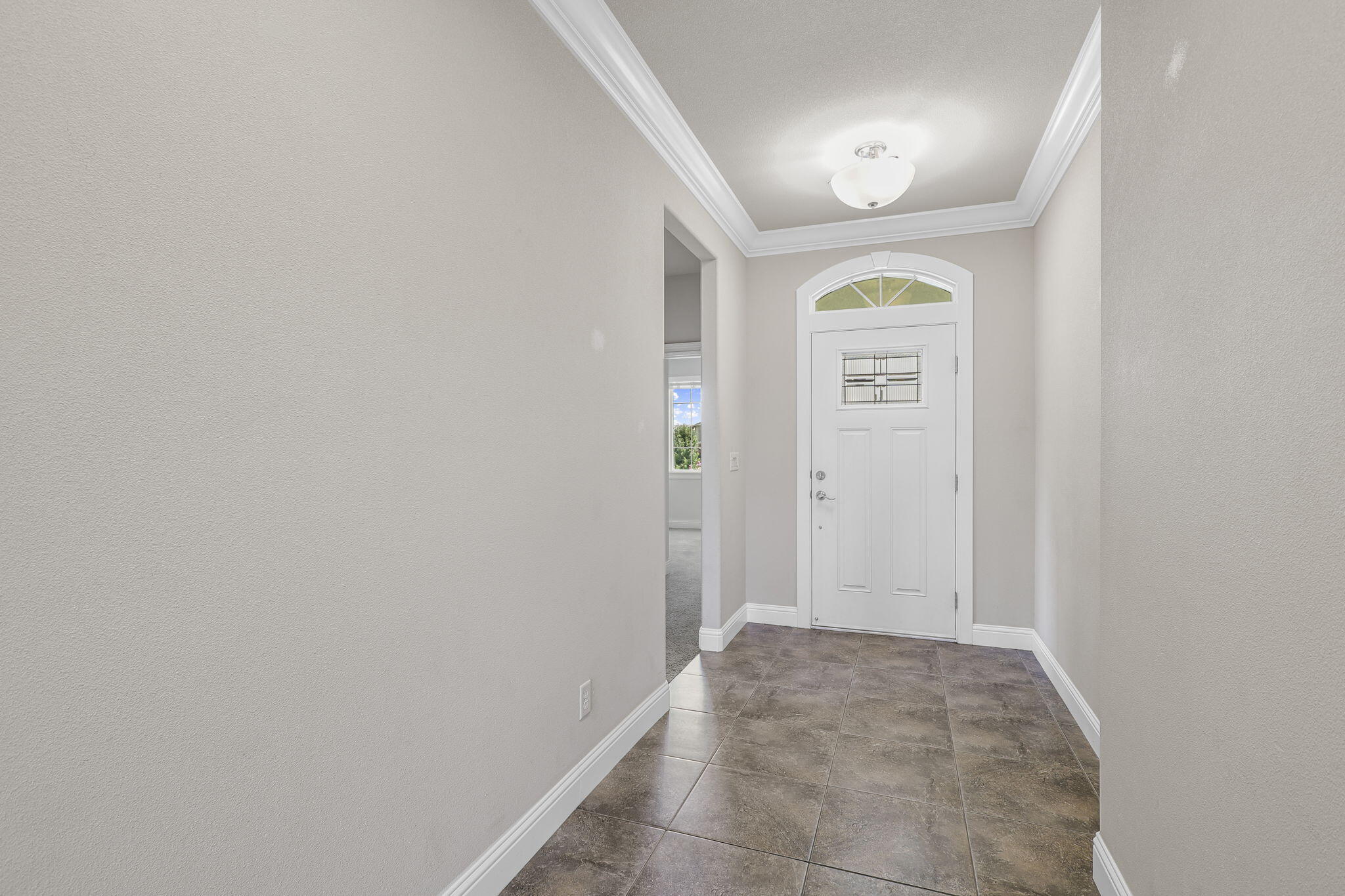150 Trek Lane Redding, CA 96003 - Photo 3 of 29 Hallway
