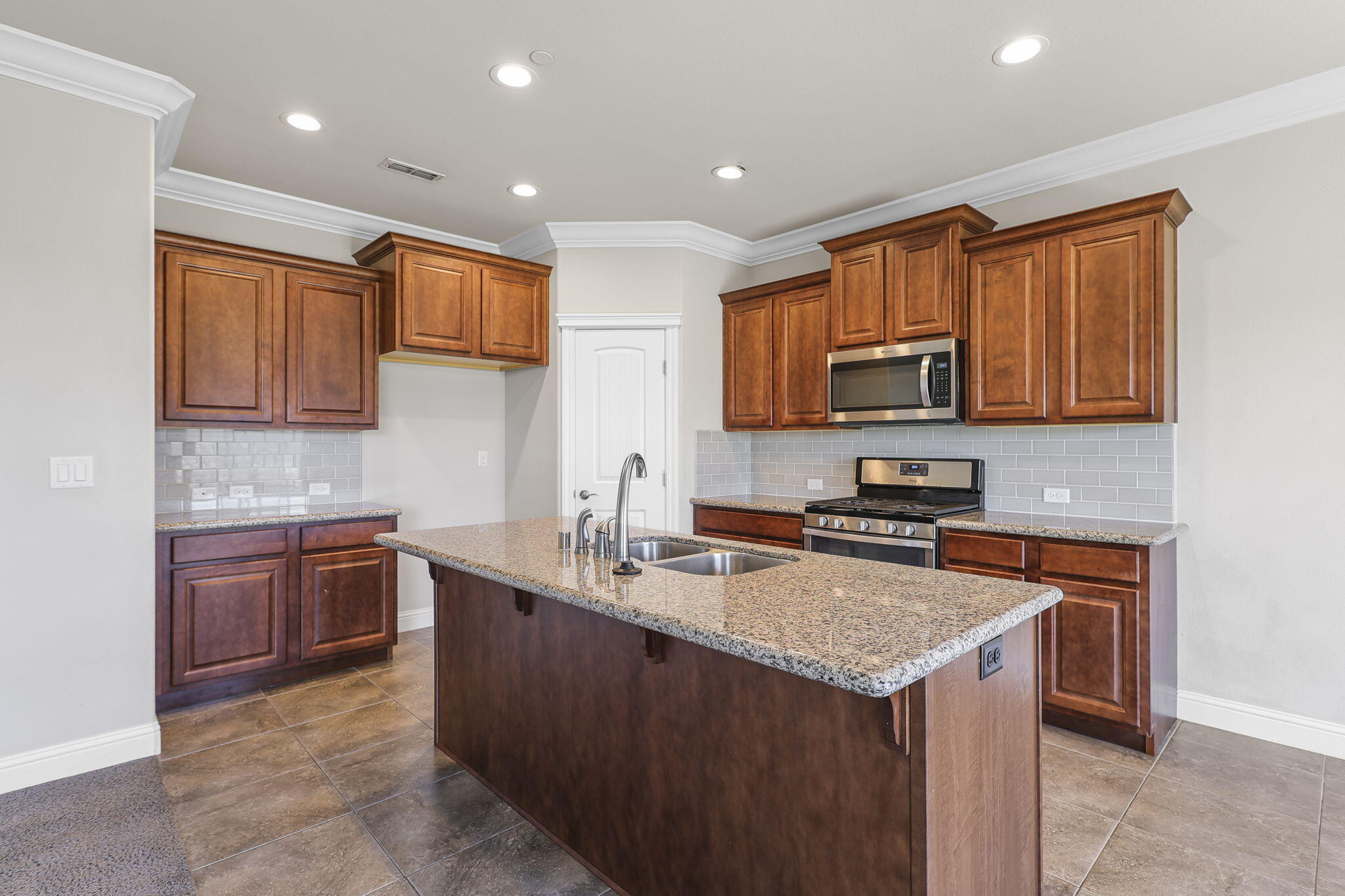 150 Trek Lane Redding, CA 96003 - Photo 7 of 29 Kitchen
