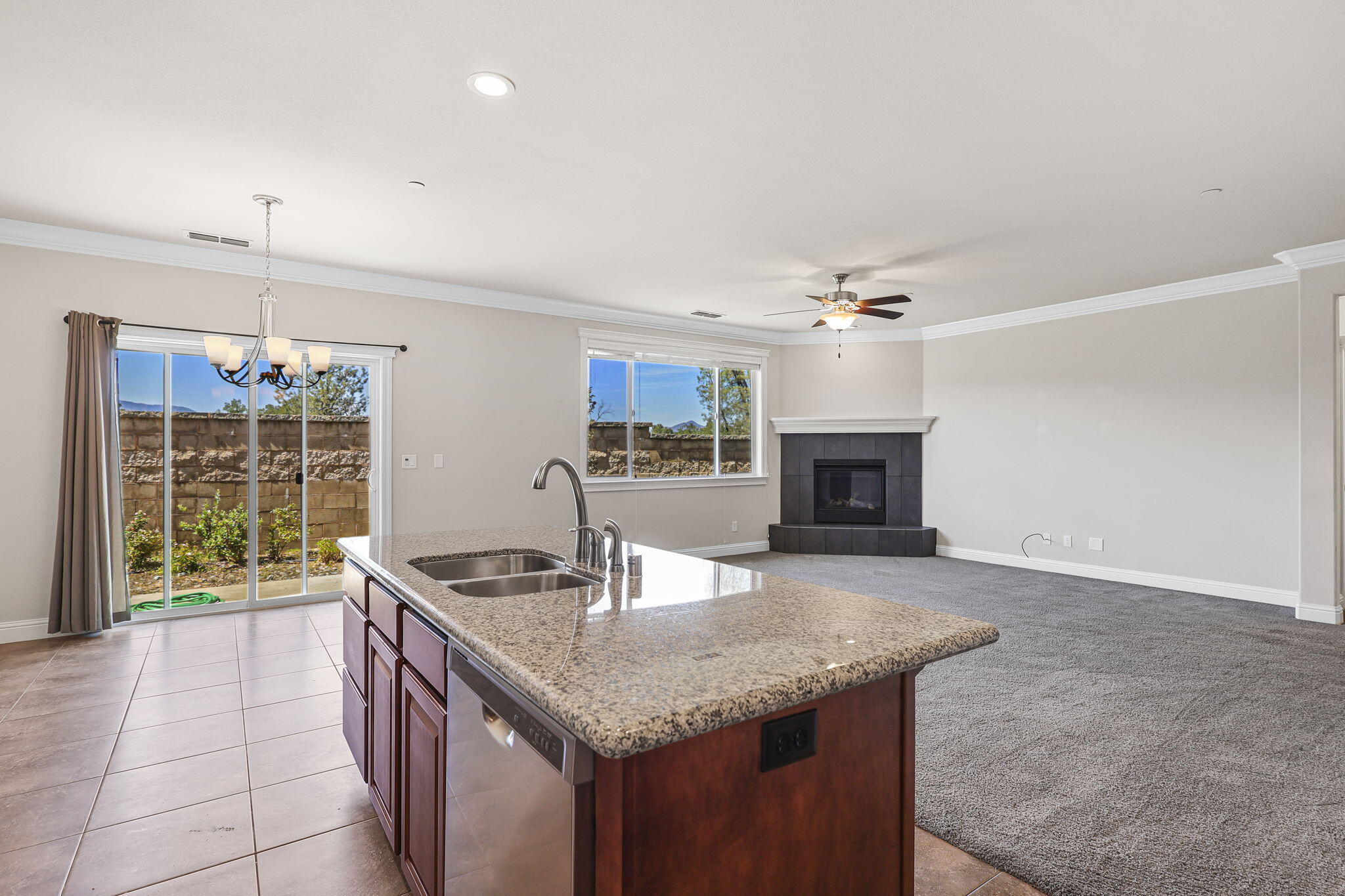 150 Trek Lane Redding, CA 96003 - Photo 10 of 29 Kitchen