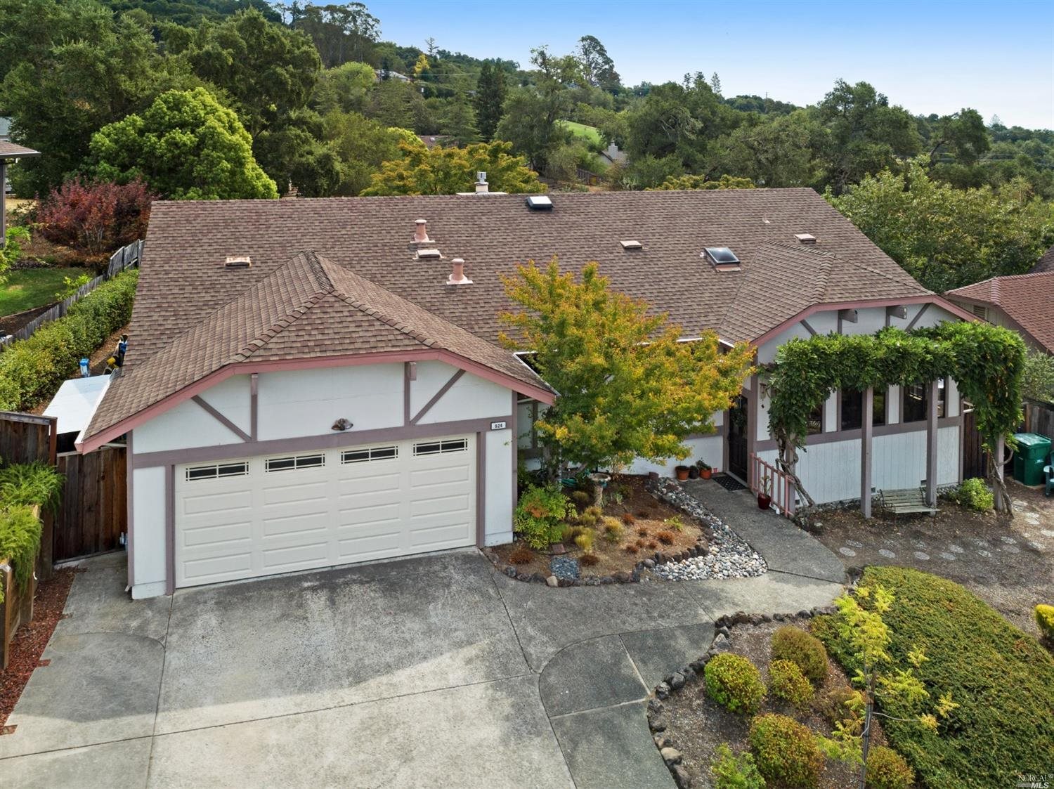 924 Ridgeview Drive Healdsburg, CA 95448 - Photo 1 of 1 924 Ridgeview Dr