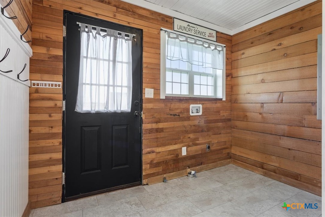 15629 Romberg Road Holland, TX 76534 - Photo 24 of 48 laundry room