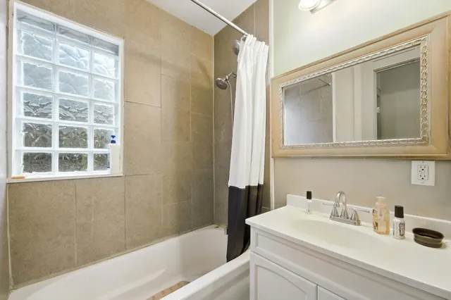 $237,900 | 1049 Kent Street North, St. Paul, MN 55117