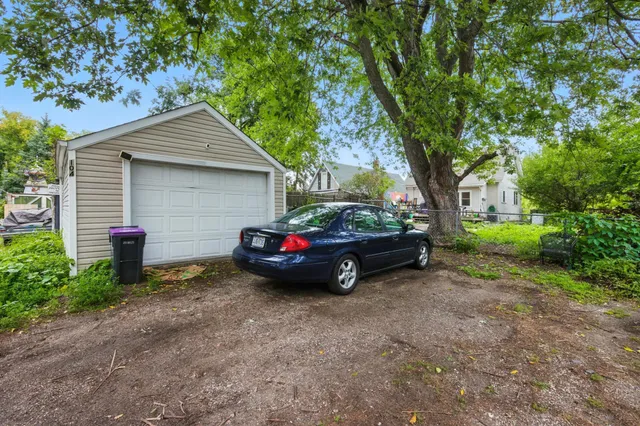 $237,900 | 1049 Kent Street North, St. Paul, MN 55117