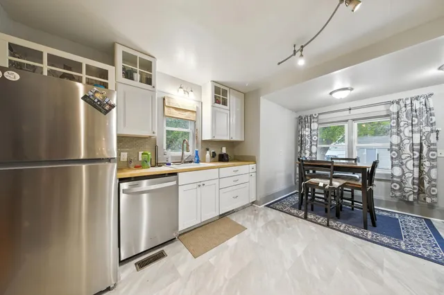 $237,900 | 1049 Kent Street North, St. Paul, MN 55117