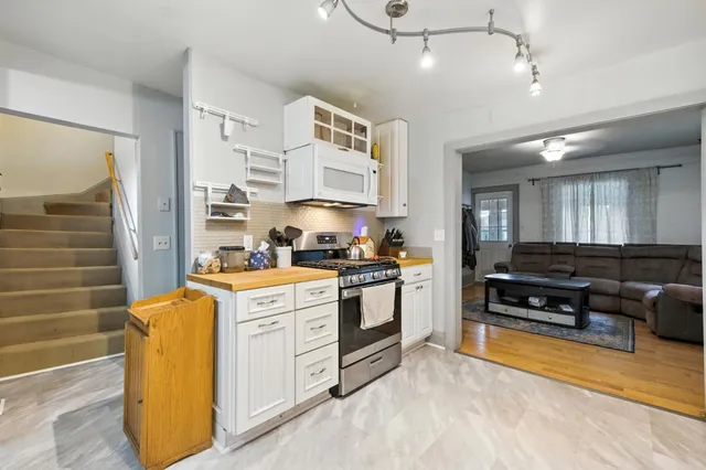 $237,900 | 1049 Kent Street North, St. Paul, MN 55117