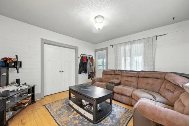 $237,900 | 1049 Kent Street North, St. Paul, MN 55117