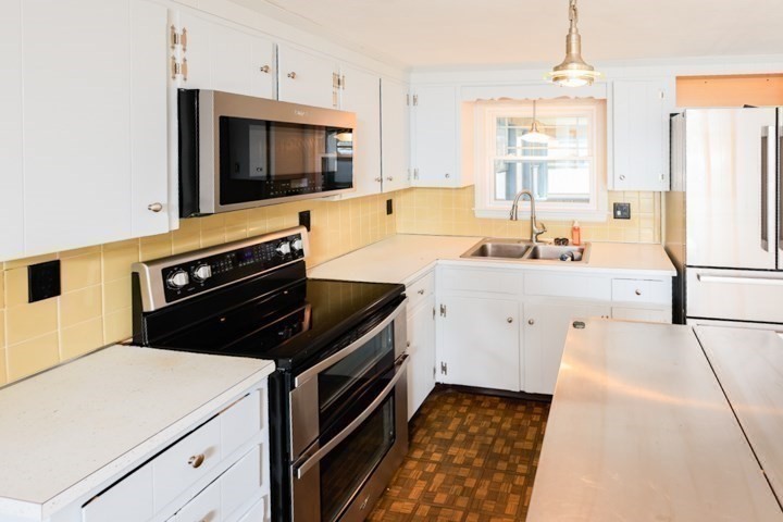 16 Willow Road Milford, MA 01757 - Photo 7 of 38 Gallery Image 7