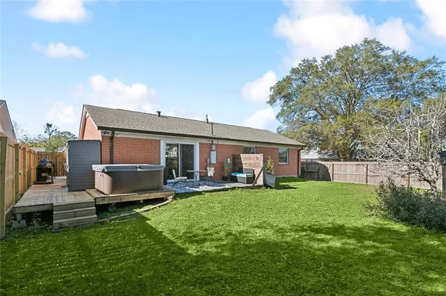 $275,900 | 2 Bradley Place, Kenner, LA 70065