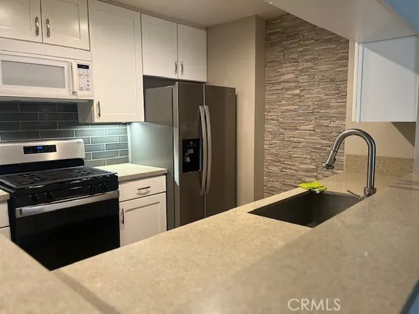 $2,795 | 74606 Driftwood Drive, Unit 4, Palm Desert, CA 92260