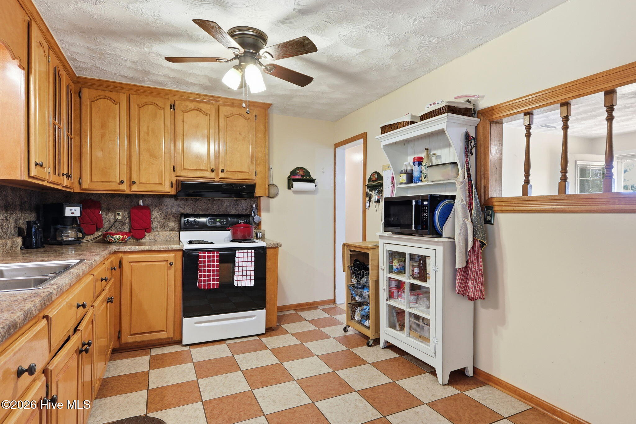 284 Laurel Road Beaufort, NC 28516 - Photo 2 of 41 Kitchen