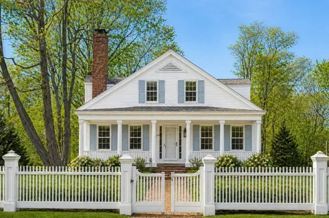 $3,395,000 | 338 Main Street, Sag Harbor, NY 11963
