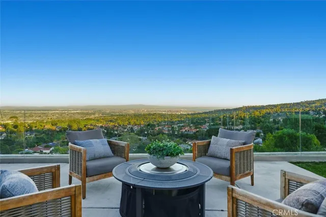 $2,400,000 | 26602 Fond Du Lac Road, Rancho Palos Verdes, CA 90275